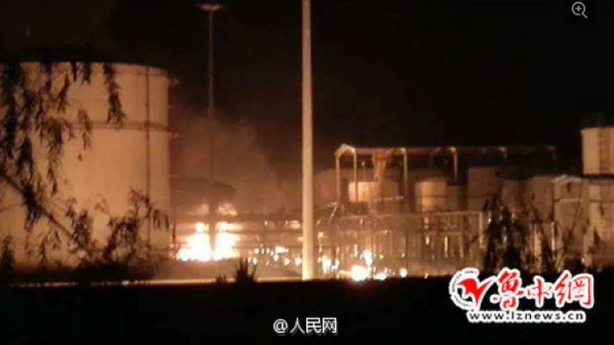A photograph of the explosion and fire at a warehouse in a chemical plant in Zibo, Shandong, on Aug. 22. (Weibo.com)