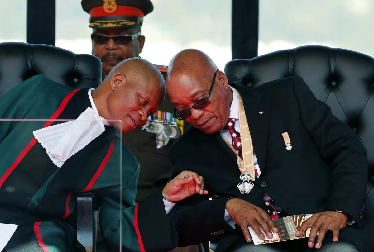 South African President Jacob Zuma (R) and Chief Justice Mogoeng Mogoeng (L) at the inauguration ceremony of Zuma, in Pretoria, South Africa, on May 24, 2014. (Siphiwe Sibeko/AP)