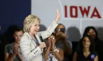 Clinton’s Iowa Message for 2016 Is Less Global, More Local