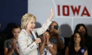 Clinton's Iowa Message for 2016 Is Less Global, More Local