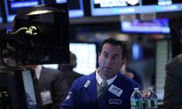 US Stocks Surge After China Cuts Rates to Help Economy