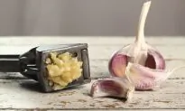 Old Wives Tales: Will Eating Garlic Repel Mosquitoes?