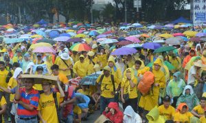 Najib Vows Not to Quit as Malaysia Marks National Day