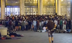 Hungary Shuts Down Rail Traffic for Westward-Bound Migrants