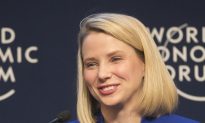 Yahoo Chief Mayer Says She’s Pregnant With Twins