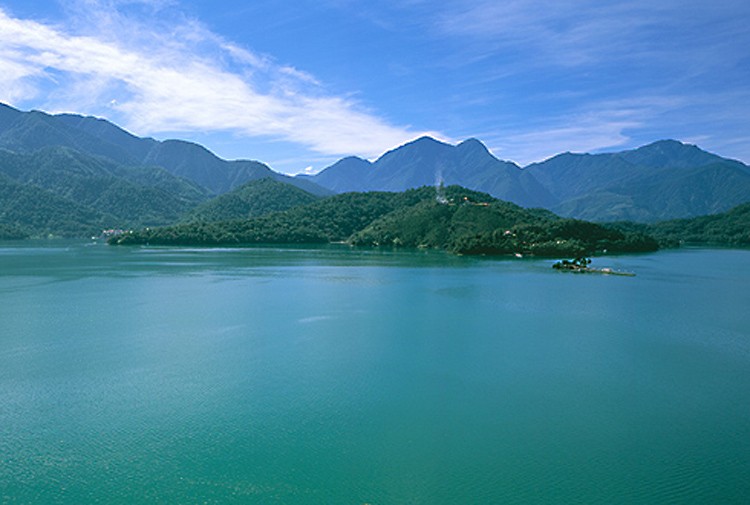The picturesque and romantic Sun Moon Lake in Taiwan. (Courtesy of Taiwan Tourism Bureau) The picturesque and romantic Sun Moon Lake in Taiwan. (Courtesy of Taiwan Tourism Bureau)