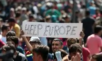 Migrants Defiant as Hungary Blocks Train Links for 2nd Day