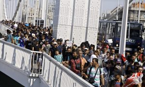 Hungary Offers to Bus Migrants to Austrian Border