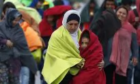Hungary Bus Fleet Delivers 4,000 Migrants to Austria Welcome