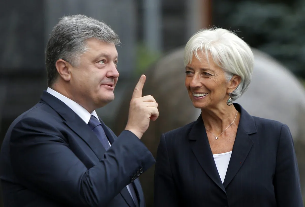 Ukrainian President Petro Poroshenko (L) and Managing Director of the International Monetary Fund Christine Lagarde at a meeting in Kyiv, Ukraine, on Sept. 6, 2015. (Sergei Chuzavkov/AP)