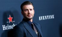 Captain America’s Chris Evans Is Now Dating His ‘Gifted’ Co-Star Jenny Slate