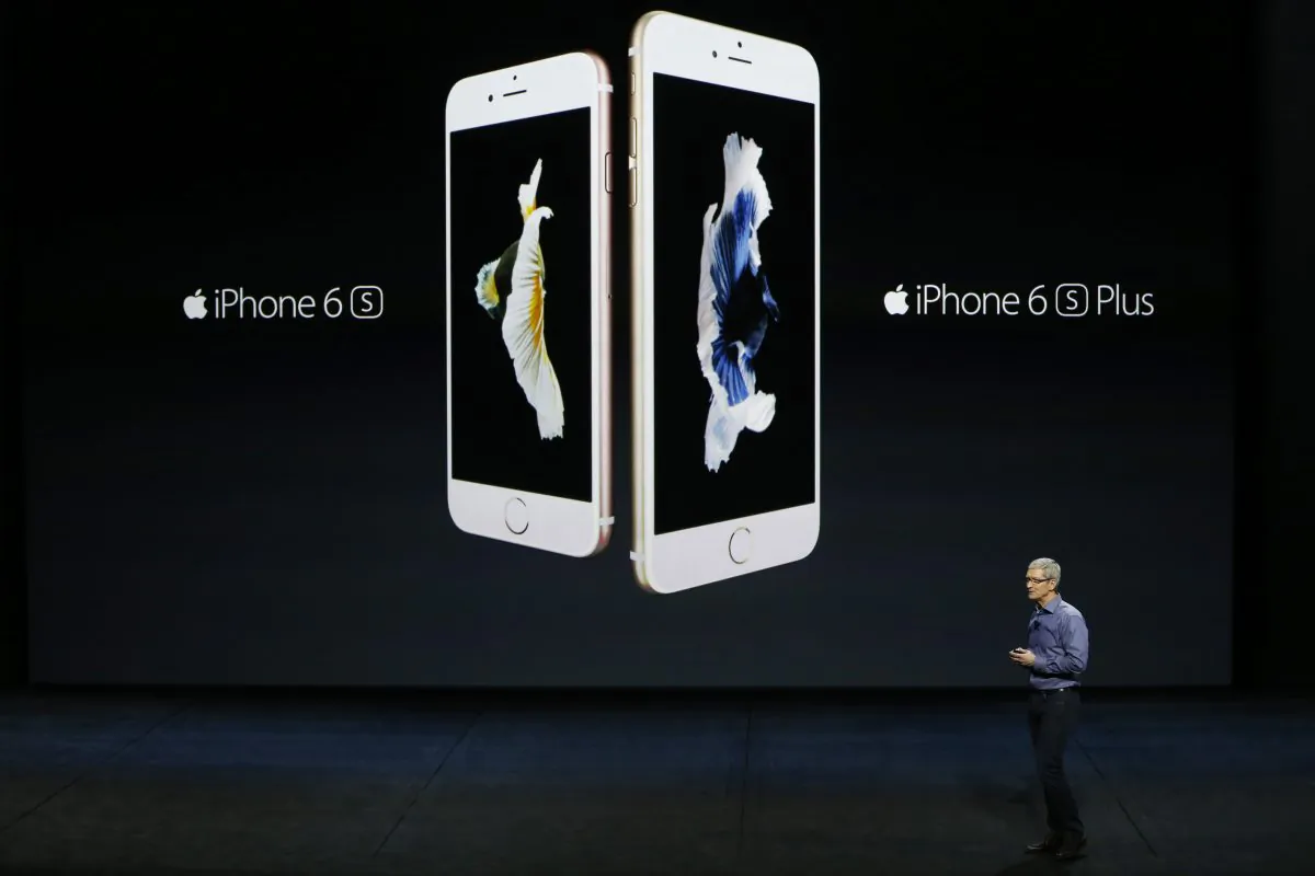 Apple CEO Tim Cook introduces the new iPhone 6s and 6s Plus during a Special Event at Bill Graham Civic Auditorium September 9, 2015 in San Francisco, California. (Stephen Lam/ Getty Images)