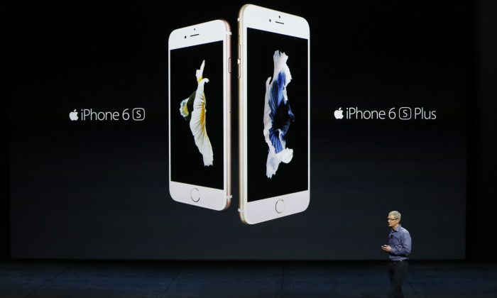 Apple CEO Tim Cook introduces the new iPhone 6s and 6s Plus during a Special Event at Bill Graham Civic Auditorium September 9, 2015 in San Francisco, California. (Stephen Lam/ Getty Images)