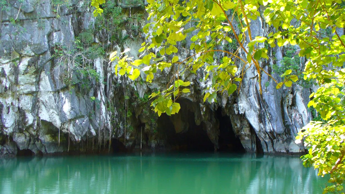 Cave entrance at Puerto Princesa Subterranean River National Park in Palawan, Philippines. (Jud Partin)