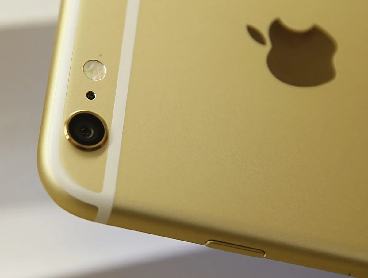The camera and flash of an Apple iPhone 6 Plus gold, is shown here at a Verizon store on September 18, 2014 in Orem, Utah. (Photo by George Frey/Getty Images