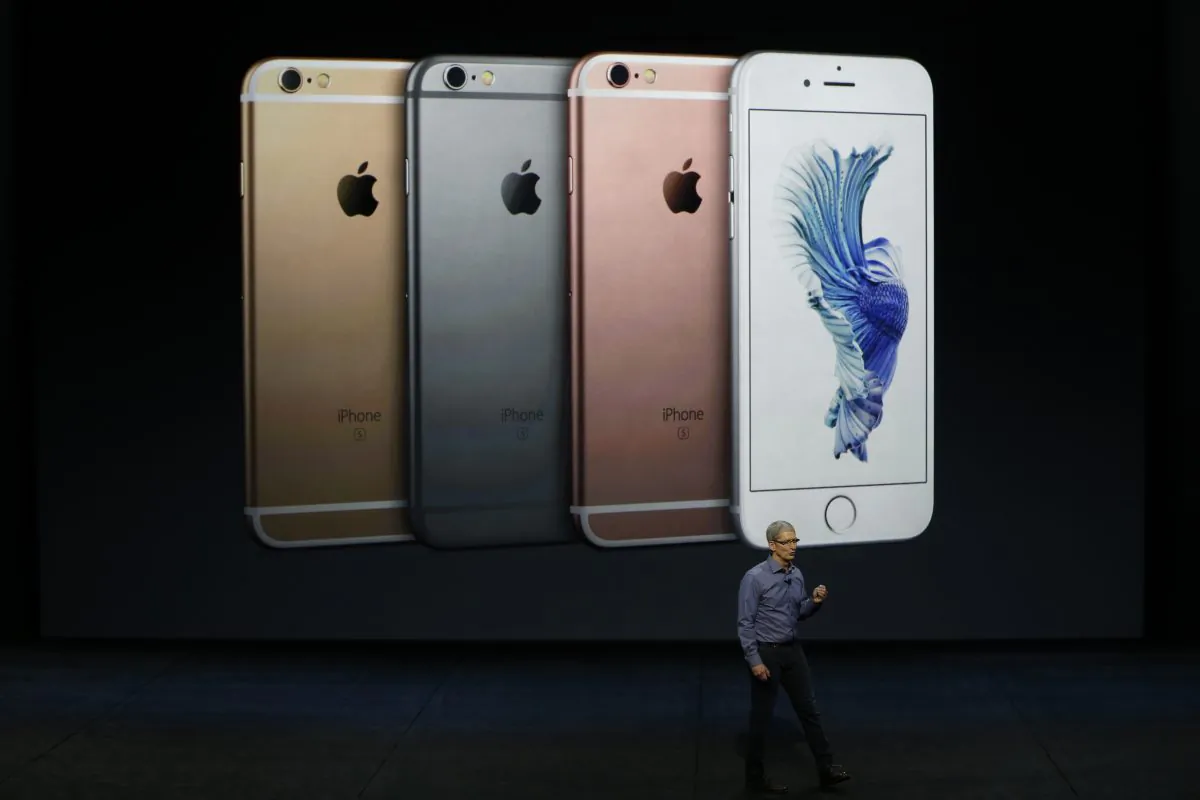 Apple CEO Tim Cook speaks speaks about the new iPhone 6s and 6s Plus during a Special Event at Bill Graham Civic Auditorium September 9, 2015 in San Francisco, California. (Photo by Stephen Lam/ Getty Images)