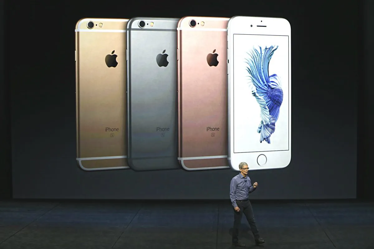 Apple CEO Tim Cook speaks speaks about the new iPhone 6s and 6s Plus during a Special Event at Bill Graham Civic Auditorium September 9, 2015 in San Francisco, California. (Photo by Stephen Lam/ Getty Images)