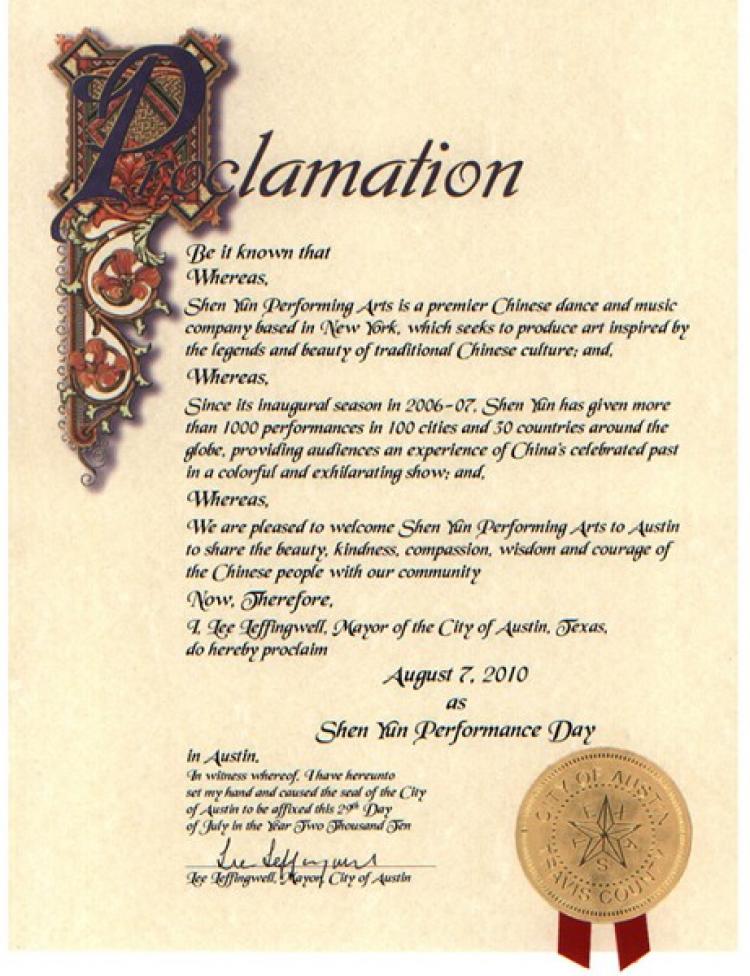 Lee Jeffingwell, Mayor of Austin, Texas, proclaims August 7 'Shen Yun Performance Day.' (The Epoch Times) Lee Jeffingwell, Mayor of Austin, Texas, proclaims August 7 'Shen Yun Performance Day.' (The Epoch Times)