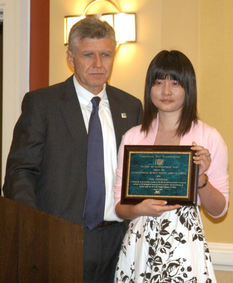 Gao Zhisheng's 17-year-old daughter Grace accepted the International Human Rights Lawyer Award on his behalf at an event held in San Francisco on Friday, Aug. 6. (Huang Yiyan/The Epoch Times) Gao Zhisheng's 17-year-old daughter Grace accepted the International Human Rights Lawyer Award on his behalf at an event held in San Francisco on Friday, Aug. 6. (Huang Yiyan/The Epoch Times)