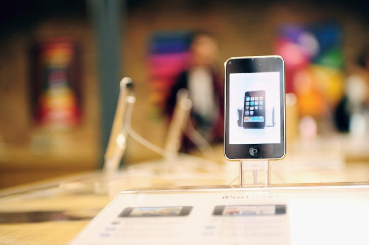 A display of Apple iPhone products on display in the new Apple Store In Covent Garden on August 5, 2010 in London, England. (Ian Gavan/Getty Images) A display of Apple iPhone products on display in the new Apple Store In Covent Garden on August 5, 2010 in London, England. (Ian Gavan/Getty Images)