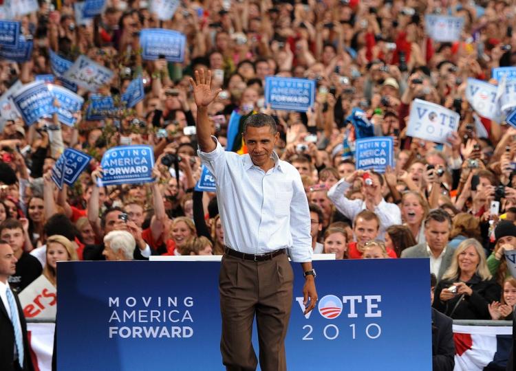 US President Barack Obama makes remarks at a Democratic National Committee Rally attended by 17,000 people on September 28, at the University of Wisconsin in Madison, Wisconsin. (Tim Sloan/Getty Images) US President Barack Obama makes remarks at a Democratic National Committee Rally attended by 17,000 people on September 28, at the University of Wisconsin in Madison, Wisconsin. (Tim Sloan/Getty Images)