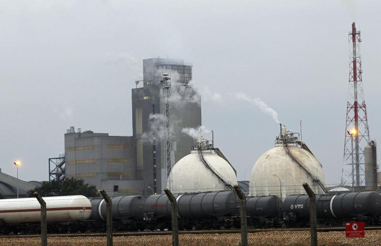 The Total refinery in Grandpuits, east of Paris. The fuel pipeline to Paris' two main airports as well as depots outside the capital is cut due to pension reform protests around the country.(Francois Guillot/AFP/Getty Images) The Total refinery in Grandpuits, east of Paris. The fuel pipeline to Paris' two main airports as well as depots outside the capital is cut due to pension reform protests around the country.(Francois Guillot/AFP/Getty Images)