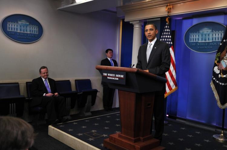 GETTING IT DONE: U.S. President Barack Obama makes a statement to the press to discuss the Senate vote on middle class tax cuts in the Brady Press Briefing Room at the White House on Dec. 13. (Jewel Samad/AFP/Getty Images) GETTING IT DONE: U.S. President Barack Obama makes a statement to the press to discuss the Senate vote on middle class tax cuts in the Brady Press Briefing Room at the White House on Dec. 13. (Jewel Samad/AFP/Getty Images)