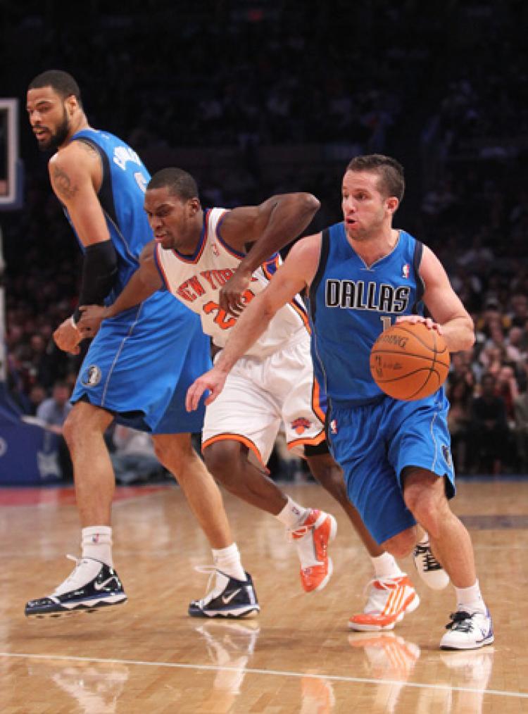 BENCH EFFORT: Guards Jose Barea (R) and Toney Douglas both put up impressive numbers from the bench for the Dallas Mavericks and New York Knicks on Wednesday night. BENCH EFFORT: Guards Jose Barea (R) and Toney Douglas both put up impressive numbers from the bench for the Dallas Mavericks and New York Knicks on Wednesday night.