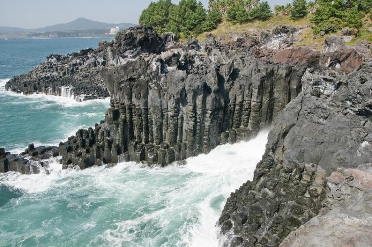 The Jeju Island in South Korea. Recently Five males and four females from a 17-member Chinese tour group defected to South Korea. (Jin Guohuan/The Epoch Times) The Jeju Island in South Korea. Recently Five males and four females from a 17-member Chinese tour group defected to South Korea. (Jin Guohuan/The Epoch Times)