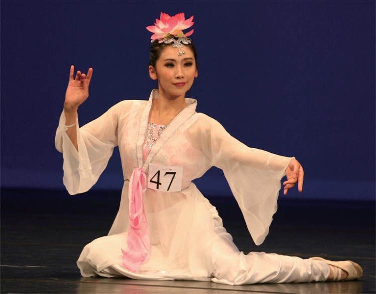 1207291023101944 International Classical Chinese Dance Competition gold medalist Ren Fengwu