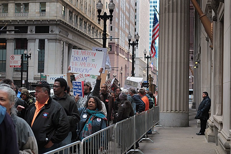 Chicago Police Arrest 130 Protesters