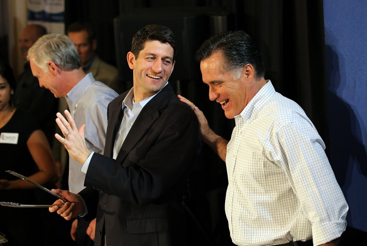 Republican Presidential Candidate Mitt Romney Campaigns In Wisconsin Epoch Times Photo