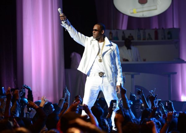 R. Kelly performs at MSG Theater