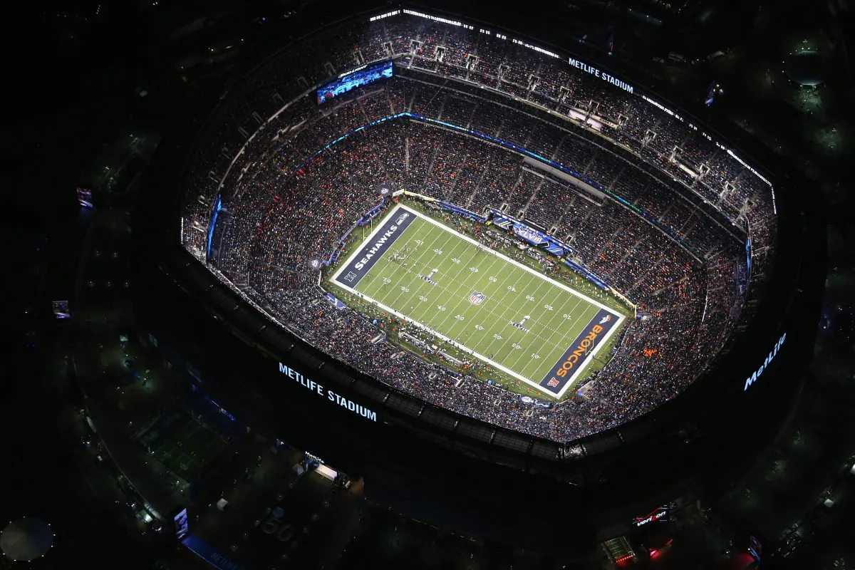  The Seattle Seahawks and the Denver Broncos play in Super Bowl XLVIII at the Metlife Stadium at Rutherford, N.J., on Feb.2, 2014. (John Moore/Getty Images)