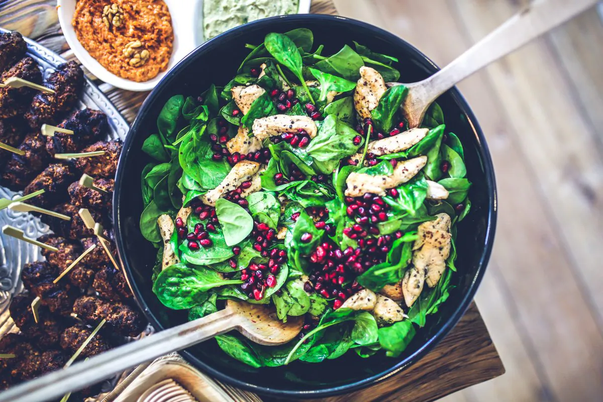 Eat healthier food will not only improve your health, but also allow you to earn more money. (pexels.com/CC00)