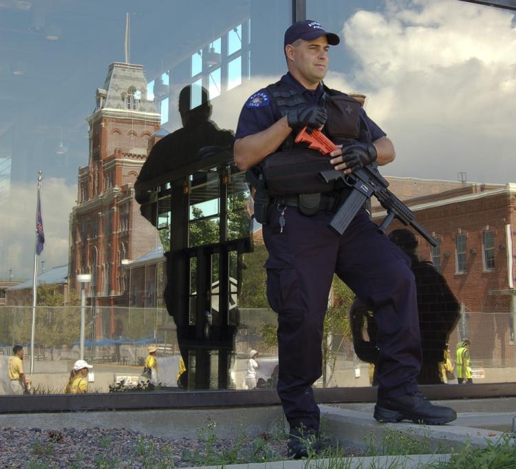 An Aurora police officer on the protester parade beat. (Cat Rooney/The Epoch Times) An Aurora police officer on the protester parade beat. (Cat Rooney/The Epoch Times)