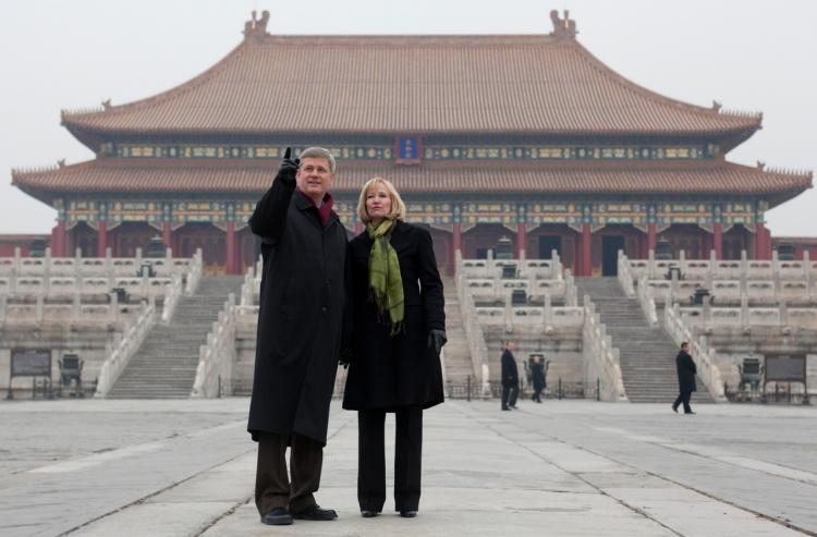 Prime Minister Stephen Harper and his wife, Laureen, visit the Forbidden City in Beijing, China. (PMO photo by Jason Ransom)