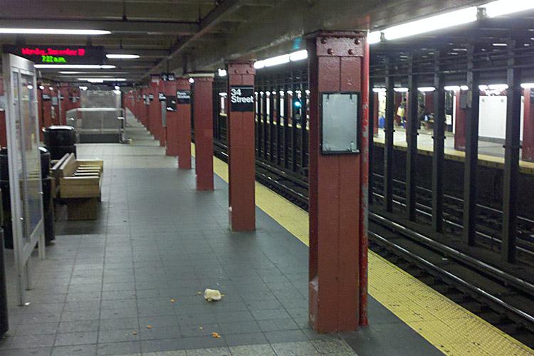 MTA's Penn Station-34th Street subway platform, which was nearly empty at 7 a.m. during morning rush hour time. (The Epoch Times) MTA's Penn Station-34th Street subway platform, which was nearly empty at 7 a.m. during morning rush hour time. (The Epoch Times)