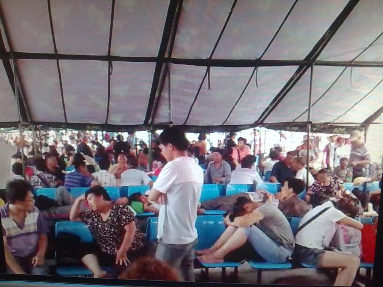 Large facilities in Jiujingzhuang, able to hold thousands of people, are used to detain petitioners. In addition, large tents are set up to 'house-arrest' petitioners. July 1, 2011. (Courtesy of Ji Sizun) Large facilities in Jiujingzhuang, able to hold thousands of people, are used to detain petitioners. In addition, large tents are set up to 'house-arrest' petitioners. July 1, 2011. (Courtesy of Ji Sizun)