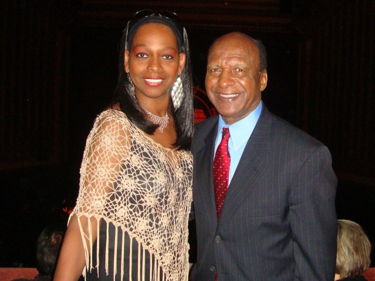 20120420_Chicago_Stacey+Tang_Jesse+White_Sec.+of+State_CookieLonie_jpg Cookie Lonie with Jesse White at Shen Yun