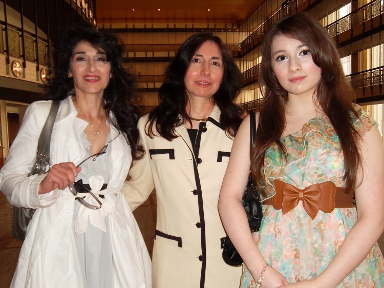 20120421-New+York-Alec+Wang-singer+family_edited Vivian Wong (R), a singer, and her two aunts after seeing Shen Yun