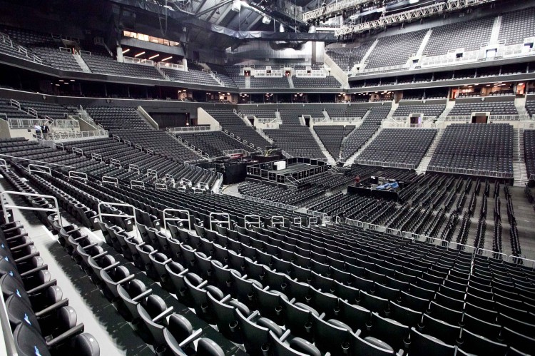 The 19,000-seat arena at Barclays Center shows the steeply racked seating, which brings patrons closer to the action. (Amal Chen/The Epoch Times)