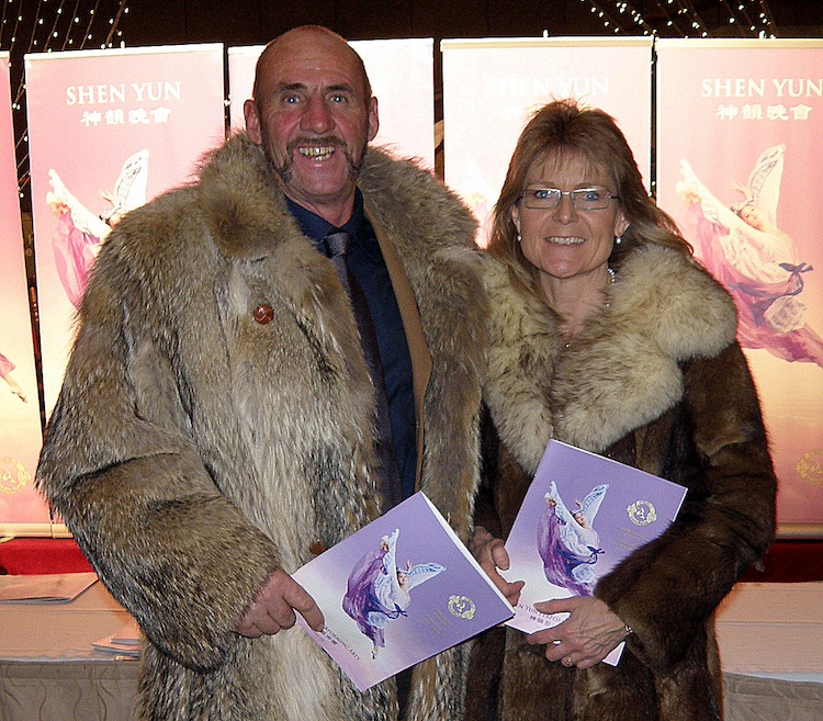 Bill Onion and Kathy Botha attended Shen Yun's second Ottawa performance on Friday, Dec. 28, 2012 at the National Arts Centre. (Becky Zhou/The Epoch Times)
