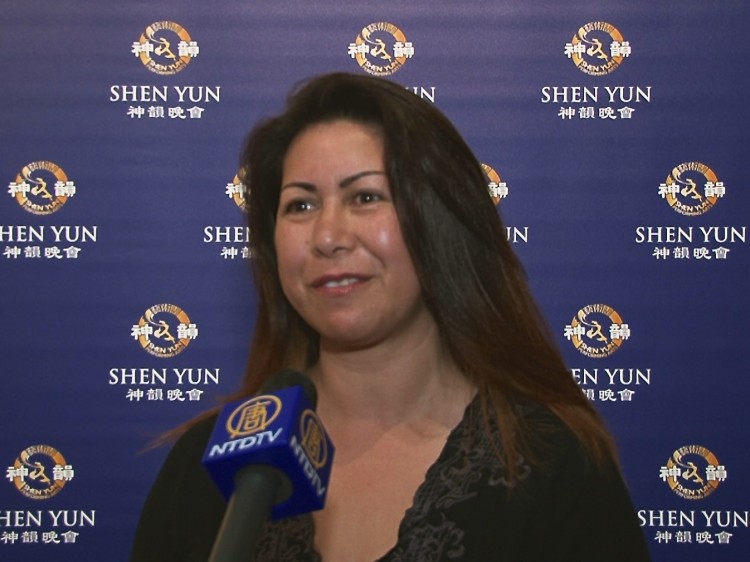 20130205_Wellington_CaroleLu_Sus-anStirling_NTD_EN_FormerCostGuard Epoch Times Photo