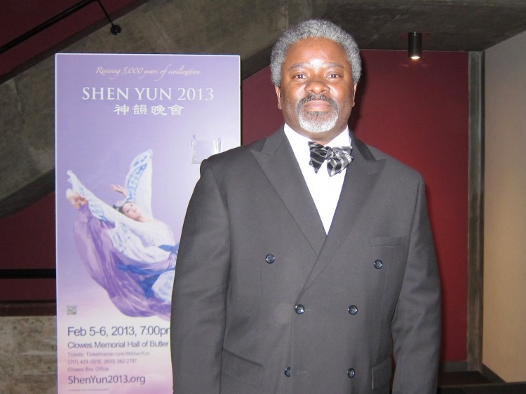 20130206_Indianapolis_ValerieAvore_Kevin+Hampton_VP+Diamond+Capitol+Management_EET_jpg Investment manager Kevin Hampton attends Shen Yun