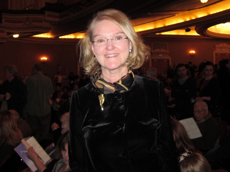 20130213_Minneapolis_ValerieAvore_Intermission_MaryEllen+Landwehr_EET_jpg Mary Ellen Landwehr enjoyed Shen Yun
