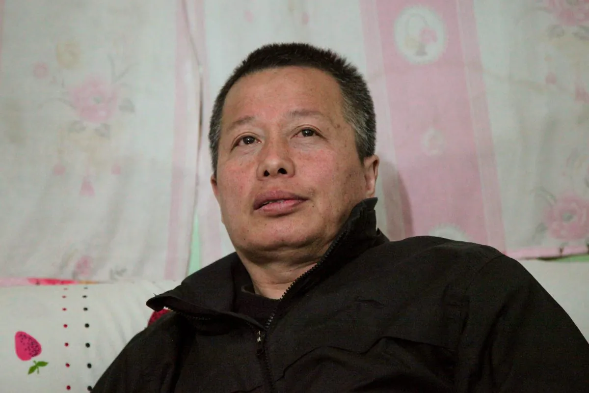 Gao Zhisheng talks to journalists in a cave home in northwestern China's Shaanxi province in early 2015. (AP Photo/Isolda Morillo)