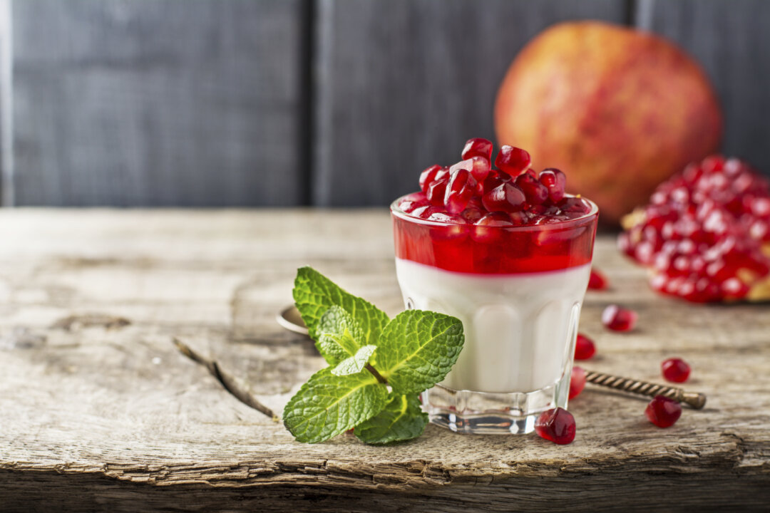 Pannacotta with pomegranate jelly ( AnnaIleysh/iStock)
