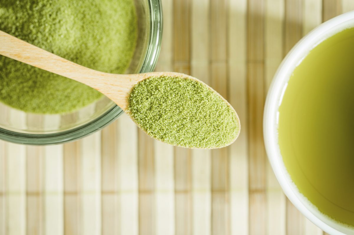 Powdered green tea (TuTheLens/iStock)