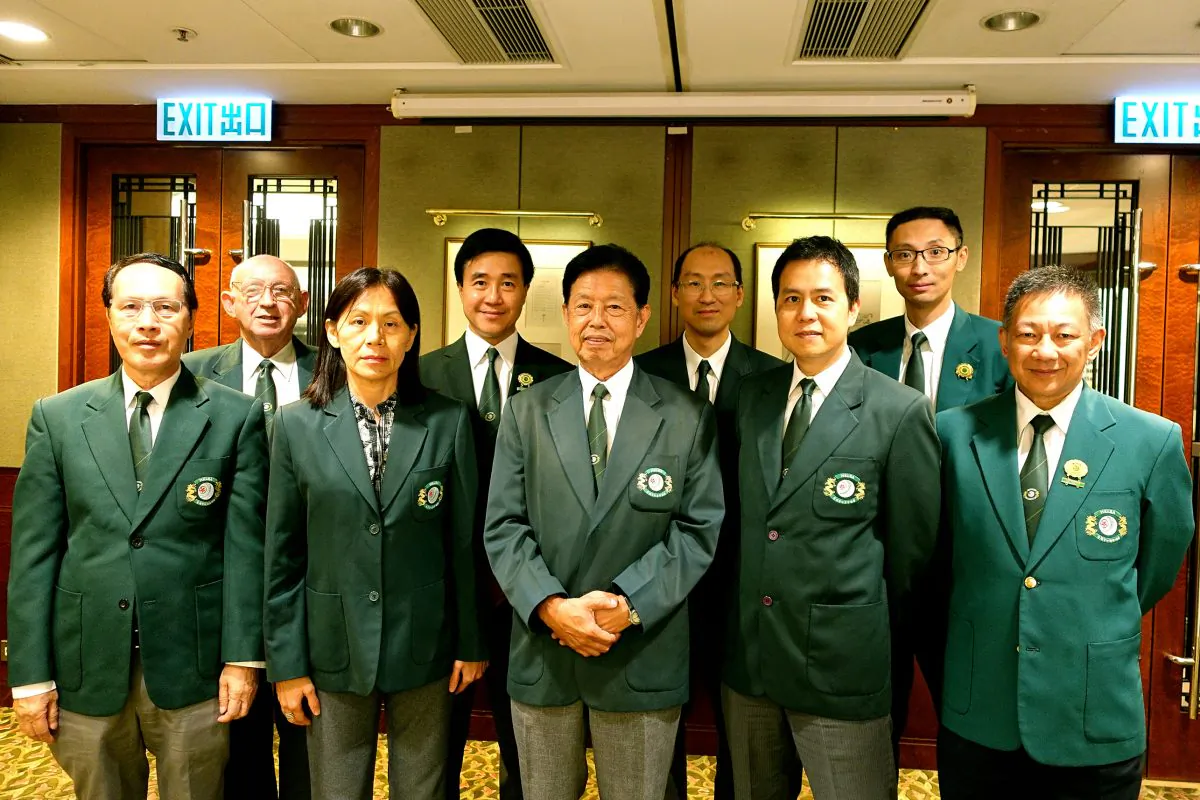 The re-elected officers gathered after the Annual General Meeting of the Hong Kong Lawn Bowls Association on Sept 21. Back row L-R: Mike Worth (Hon Treasurer), Derek Lee (Assistant Hon Sec), Walter Kwok (VP National Championships), Heron Lau (VP International). Front Row: Warren Kwok (VP Development), Ms Sandy Sit (Hon Sec), Vincent Cheung (President), Claudius Lam ((VP Technical), Cyril Leung (VP League).
(Leona Ng)